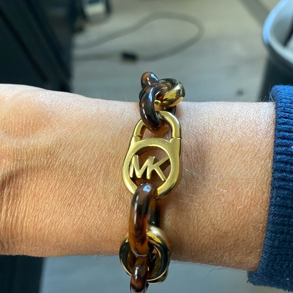 Michael Kors chunky toggle bracelet - Picture 6 of 7